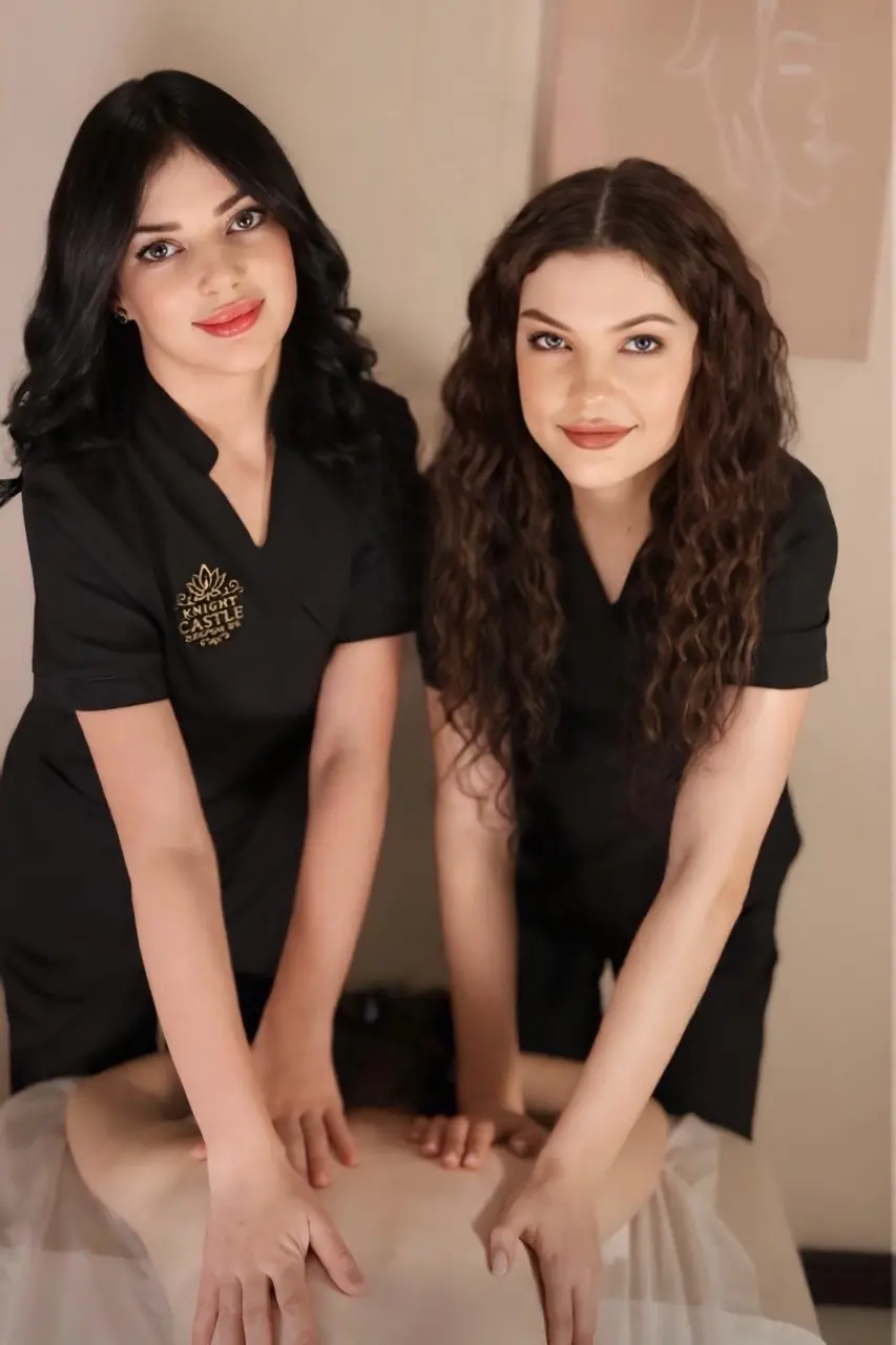Four Hands Massage